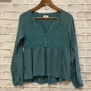 Women’s True Craft teal long sleeve v-neck button ruched top Medium